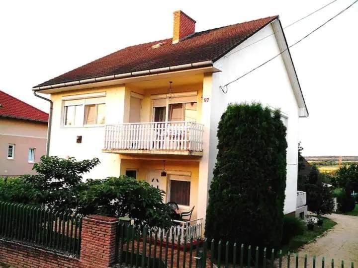 Legkondicionalt, Erkelyes Szoba, Privat Fuerdovel A Balatonon Kőröshegy エクステリア 写真
